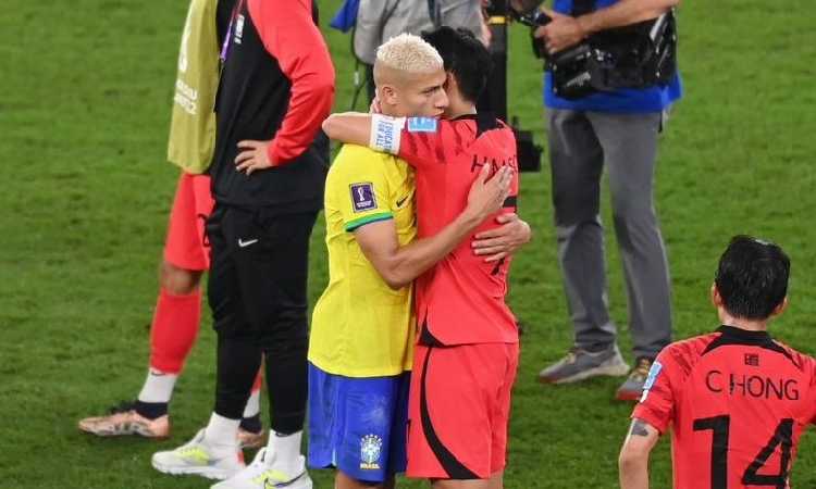 Pesan Menyentuh Richarlison untuk Son Heung-min Usai Korsel Tersingkir di Piala Dunia 2022