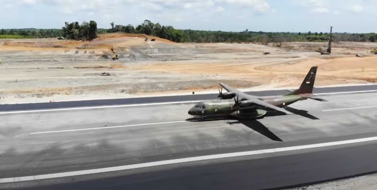 Pesawat TNI AU Uji Coba di Bandara IKN