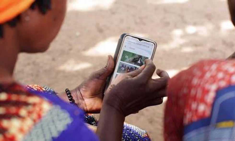 Petani di Burkina Faso Berbagi Pengetahuan lewat Transmiter Sederhana