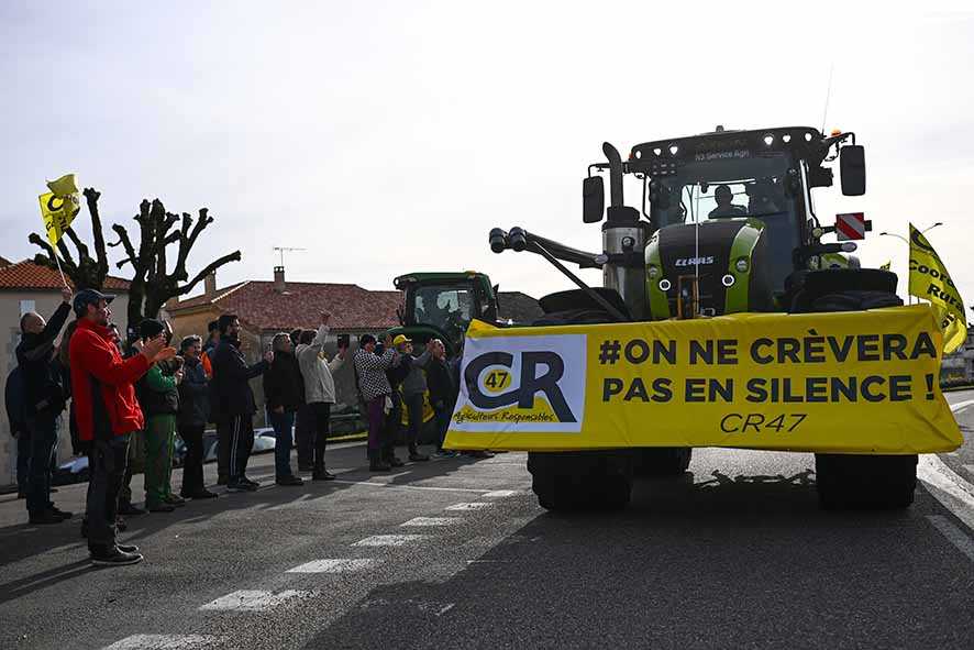 Petani Prancis Ancam  Blokade Paris