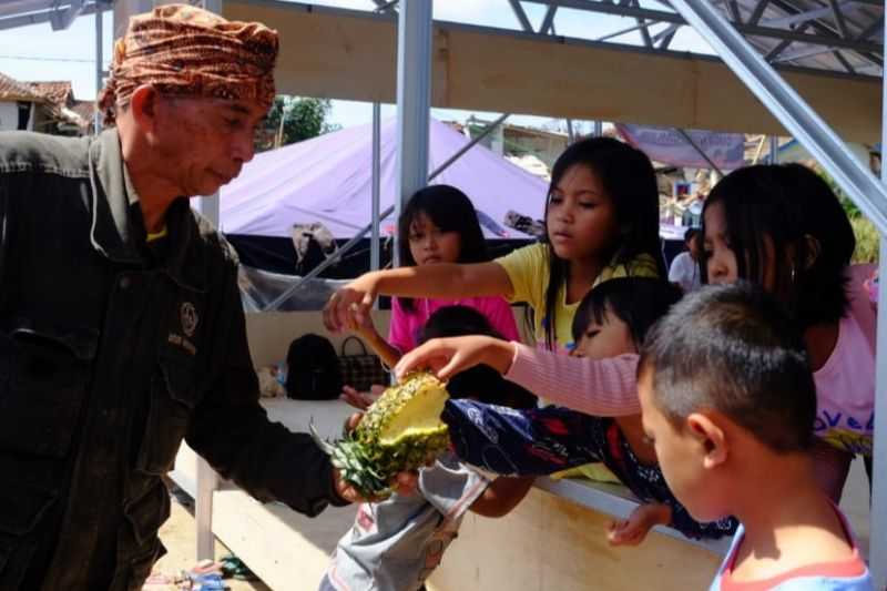 Petani Subang Sumbangkan 2 Ton Nanas untuk Korban Gempa Cianjur
