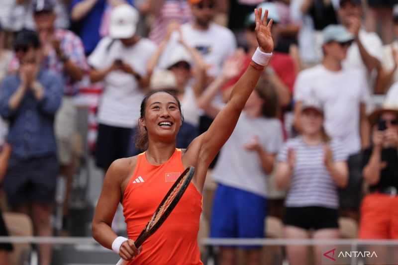 Petenis Zheng Qinwen Taklukkan Swiatek Untuk Mencapai Final Tenis Olimpiade