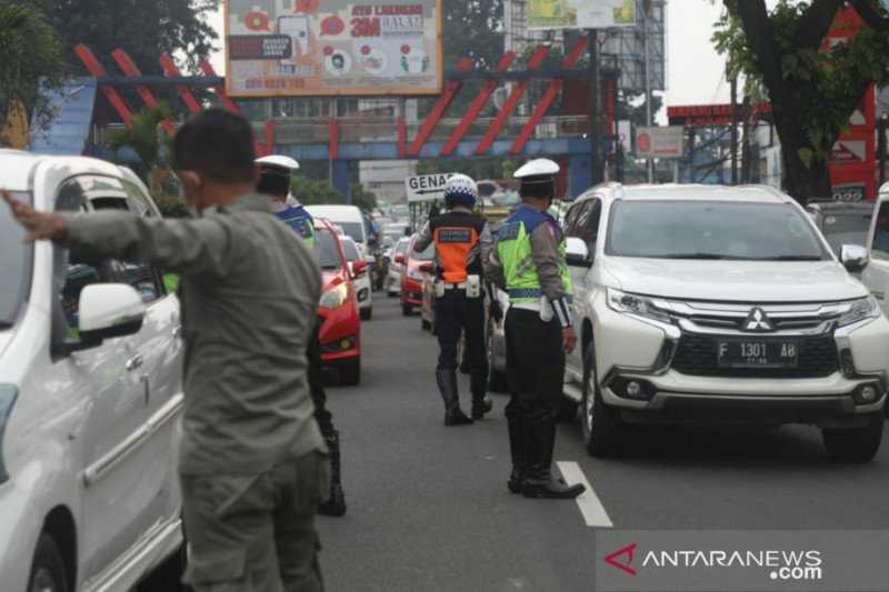 Petugas Gabungan Putar Balikkan 172 Kendaraan di Kota Bogor