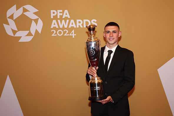 Phil Foden Pemain Terbaik PFA