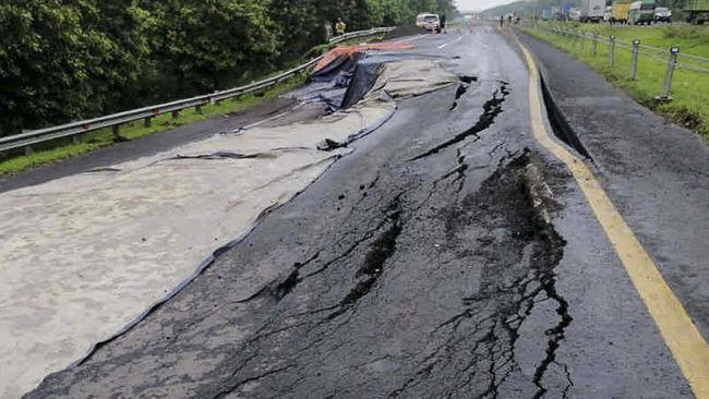 PVMBG: Km 122 Tol Cipali Ambles Karena Erosi dan Curah Hujan Tinggi