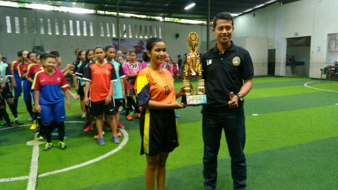 Piala Srikandi untuk Saring Atlit   