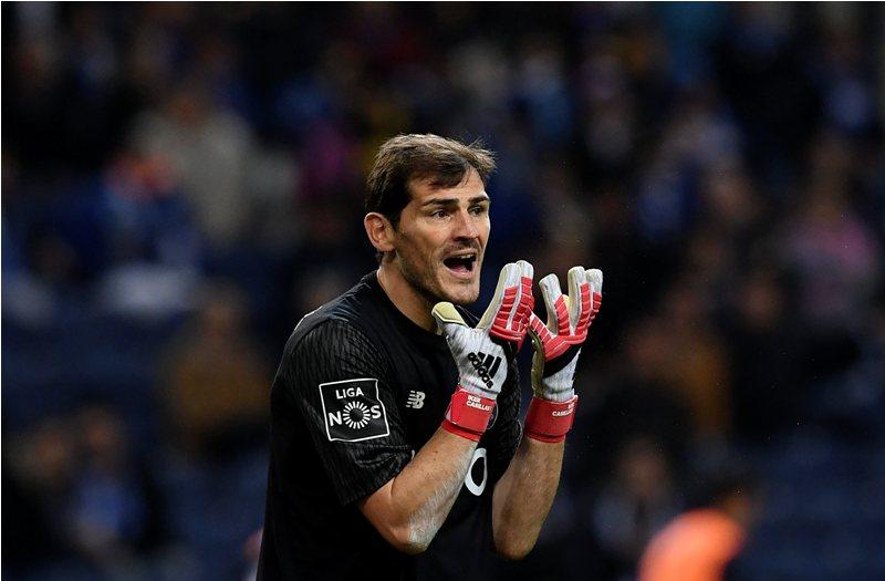 Iker Casillas Lakoni Laga Ke-1000