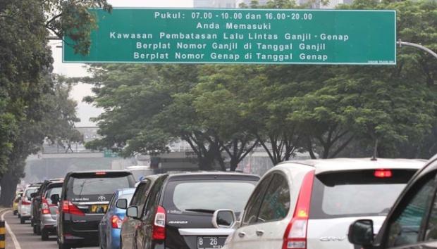 Pengemudi Taksi Daring Keluhkan Ganjil-Genap