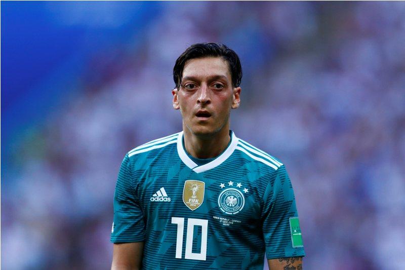 Ozil Disarankan Mundur dari Tim Jerman