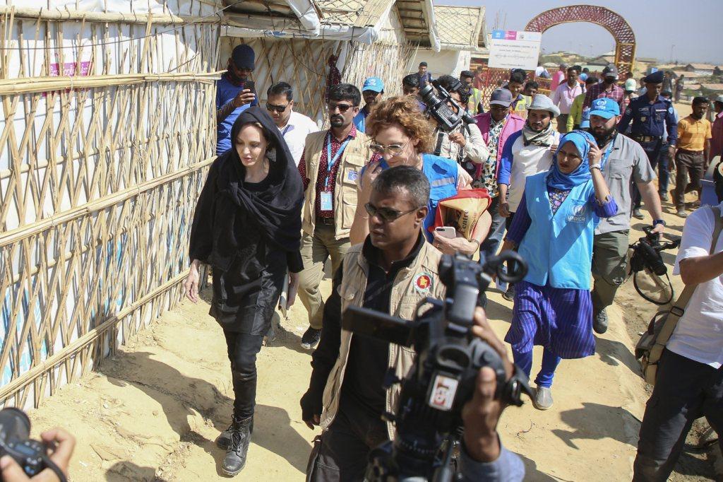 Angelina Jolie Kunjungi Pengungsi Rohingya