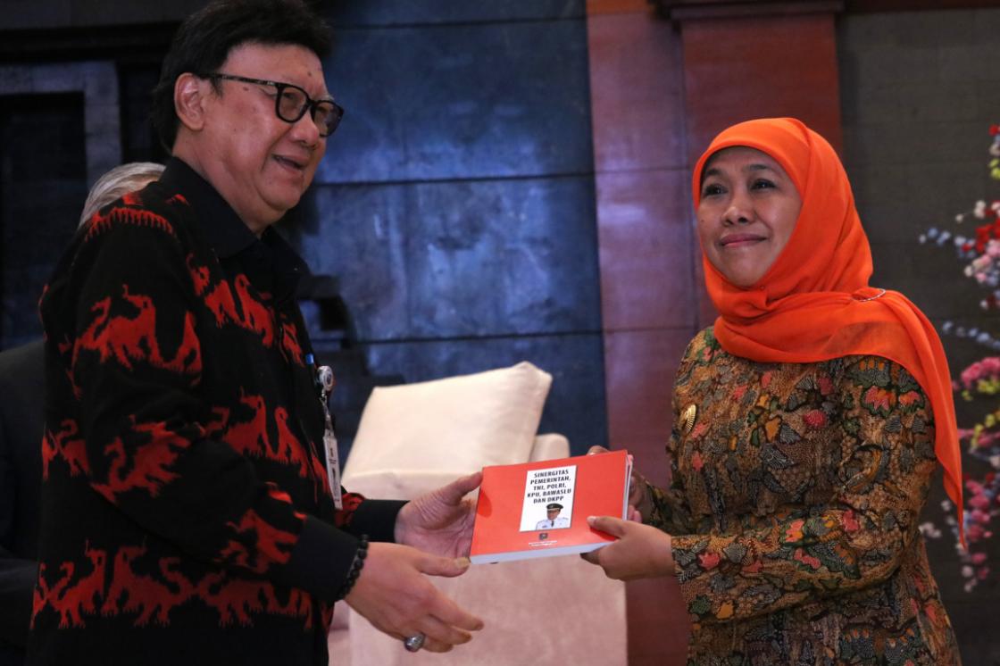 Berikan Buku