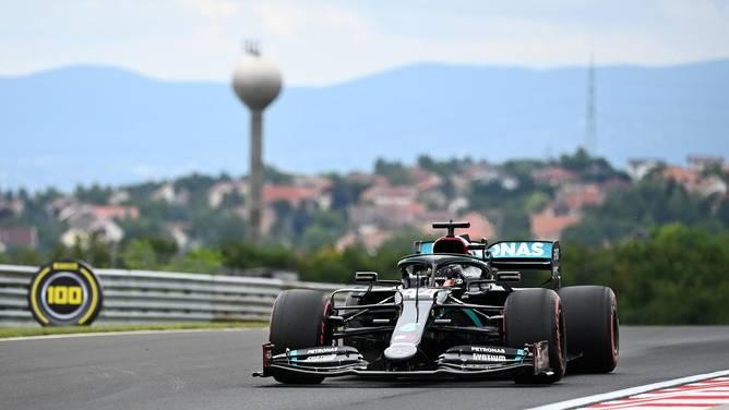 Hamilton Raih Pole Position ke-90 di Kariernya