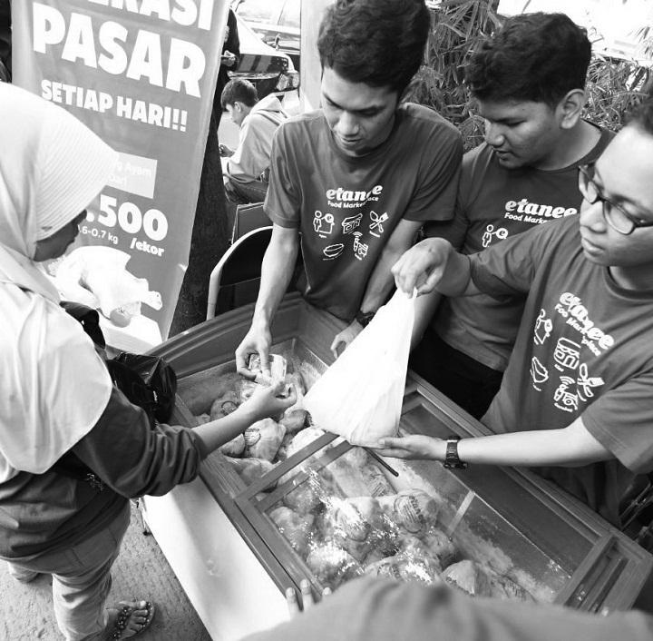 Pemkot Bandung Gelontorkan Ayam Beku Murah