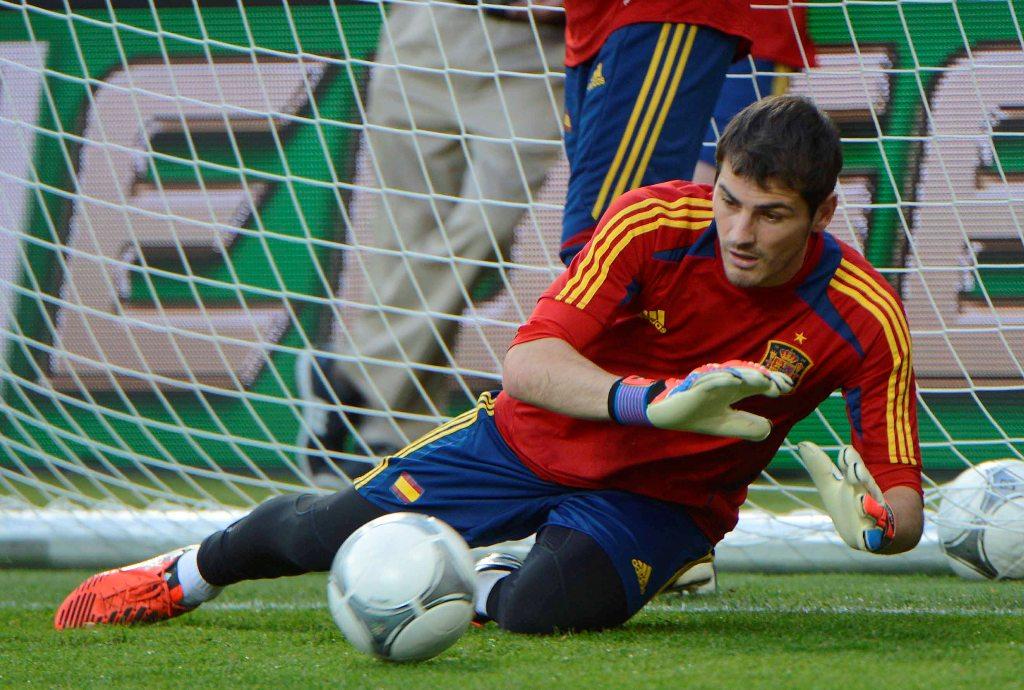 Iker Casillas Gantung Sepatu 