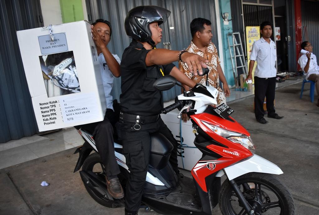 Bawa Kotak Suara