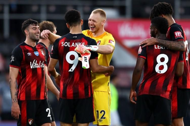 Bournemouth Hancurkan Leicester 4-1