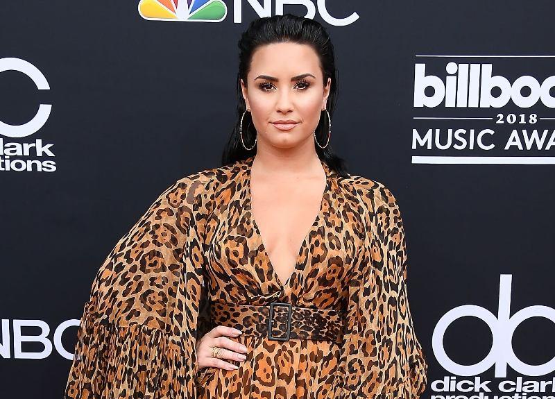 Demi Lovato Bela Scooter Braun yang Diserang Taylor Swift