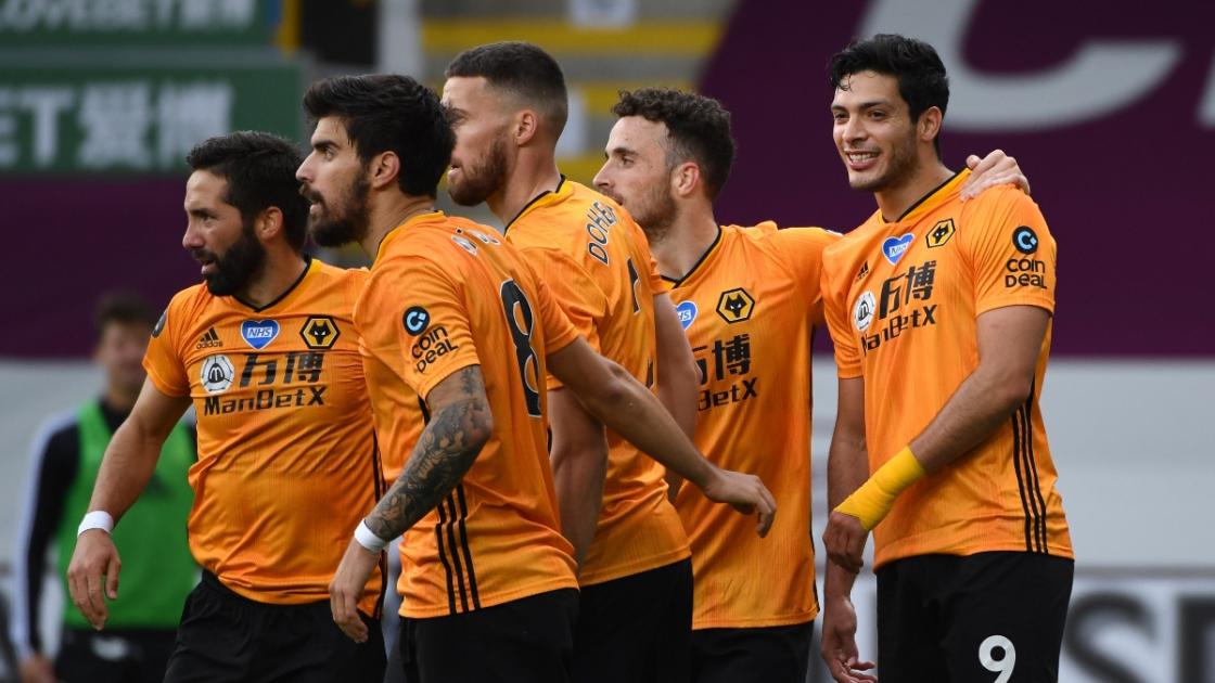 Wolverhampton Taklukkan Crystal Palace 2-0