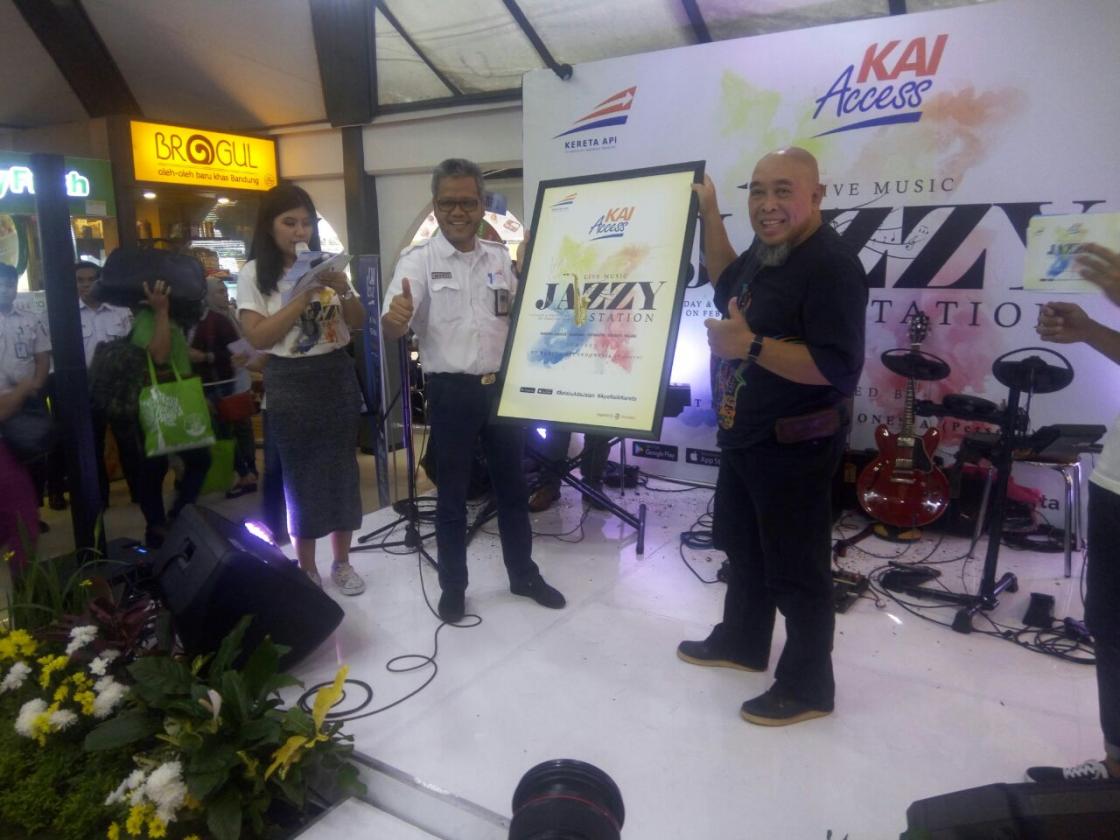 Jazzy Station untuk Manjakan Penumpang Kereta 