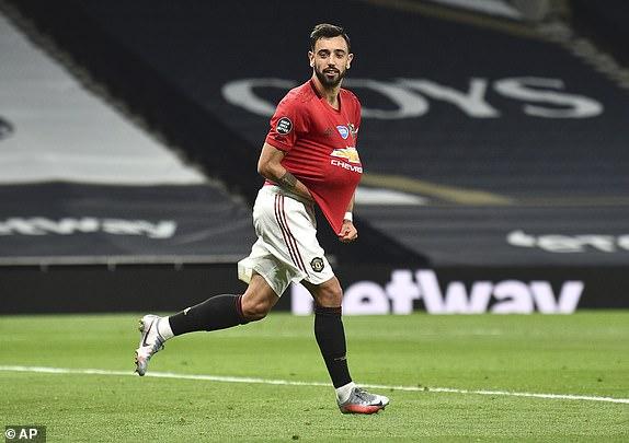 Bruno Fernandes Sungkan Disamakan dengan Cantona 