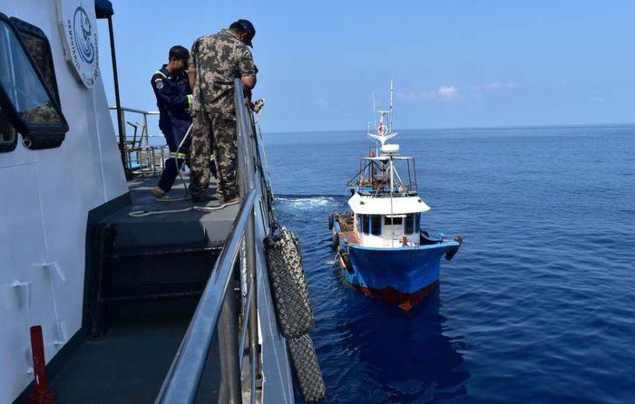 Dua Kapal Pencuri Ikan Asal Filipina Ditangkap