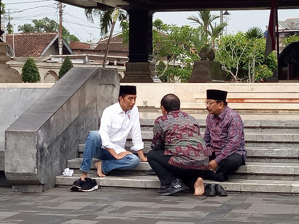 Saat Presiden Sapa Warga dan Ziarah di Makam Soekarno
