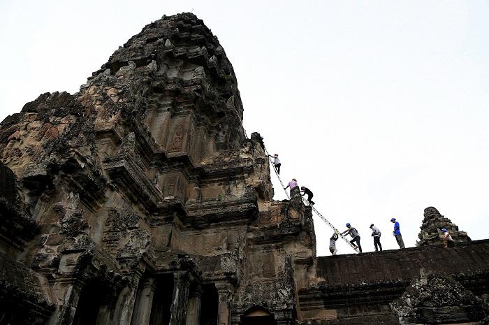 Jibaku Tukang Kebun di Kamboja Demi Selamatkan Angkor Wat