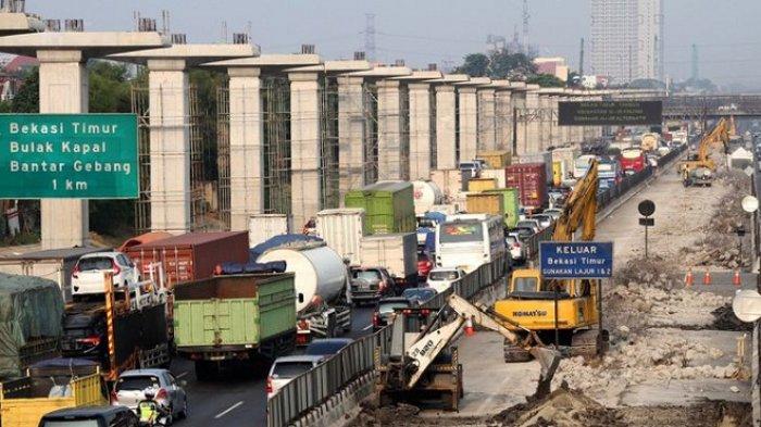 Pembangunan Tol Layang Dekati 50 Persen