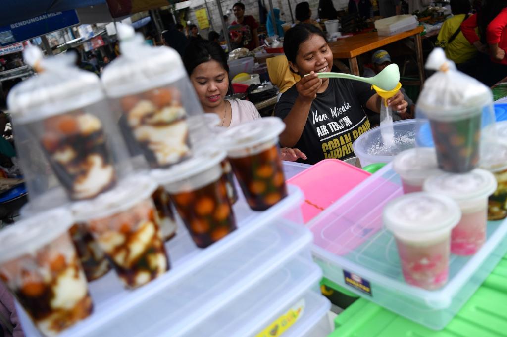 Berburu Takjil di Pasar Benhil