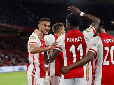 Ajax Permalukan AZ Alkmaar 3-0