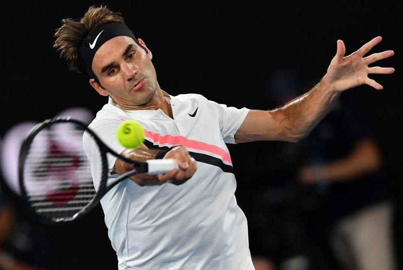 Federer Melaju, Djokovic Tersingkir