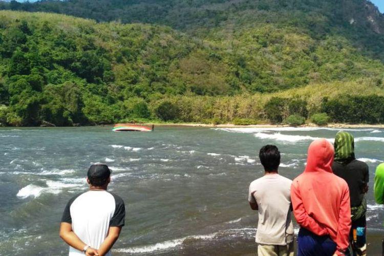 Dua Korban Kapal Terbalik di Jember Belum Ditemukan