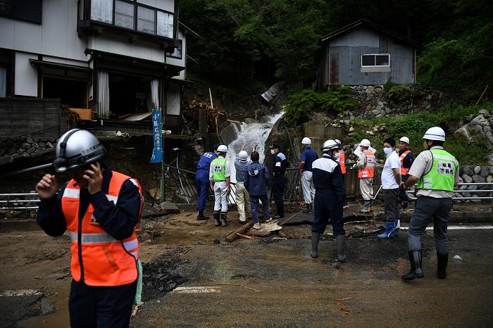 Jepang Berupaya Selamatkan Ribuan Korban Banjir