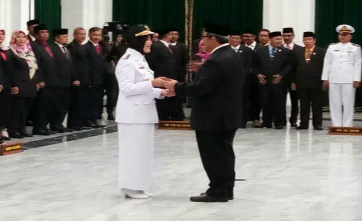 Selly Andriany Dilantik Jadi Wakil Bupati Cirebon