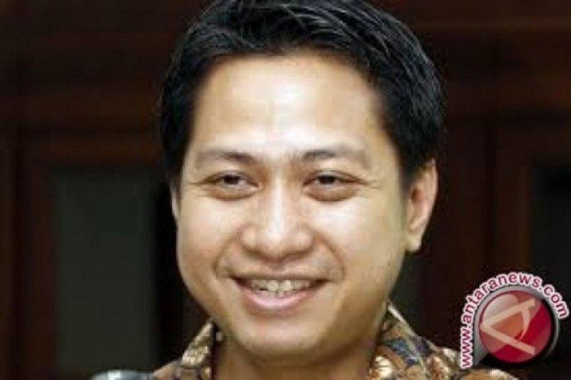 Prof Firmanzah Sosok Intelektual Muda Yang Bersahaja