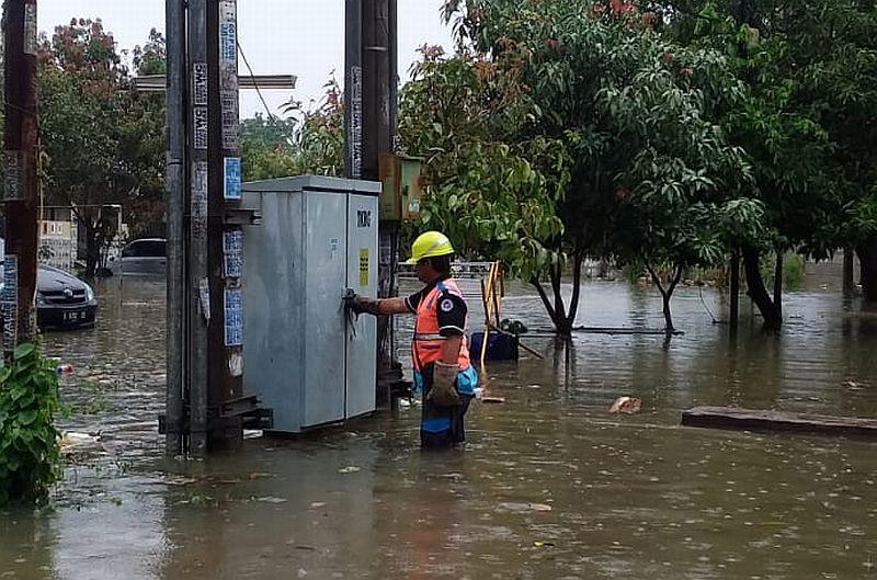 PLN Jaga Pasokan di Daerah Terdampak Banjir