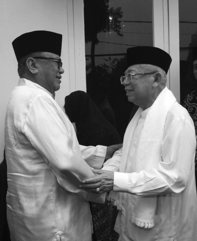 KH Ma'ruf Amin Hadiri Buka Puasa di Kediaman Oesman Sapta