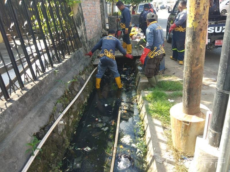 Pemkab Tangerang Lebarkan Saluran untuk Cegah Banjir