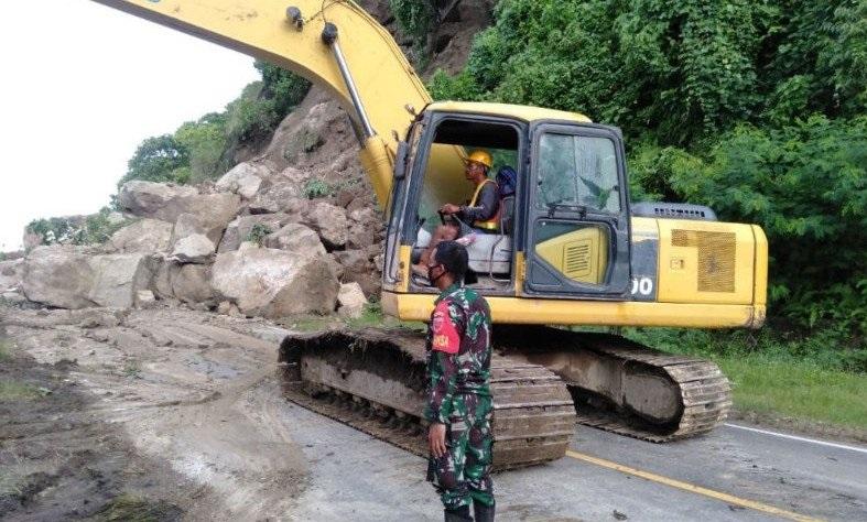 Jalur Masuk ke Kota Mamuju Kembali Normal