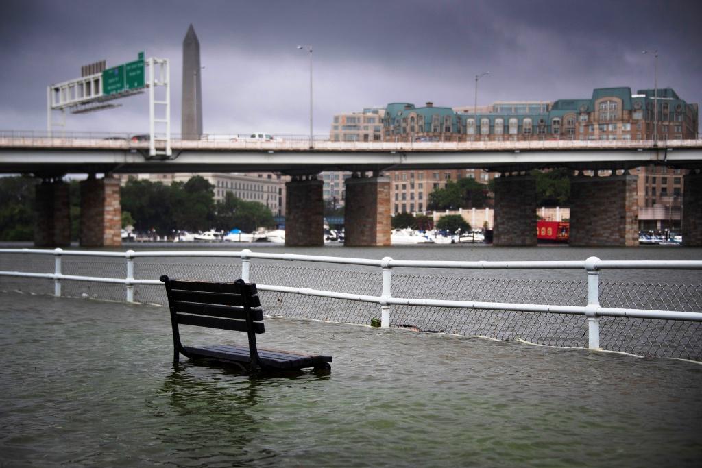 Washington DC Dilanda Banjir Bandang