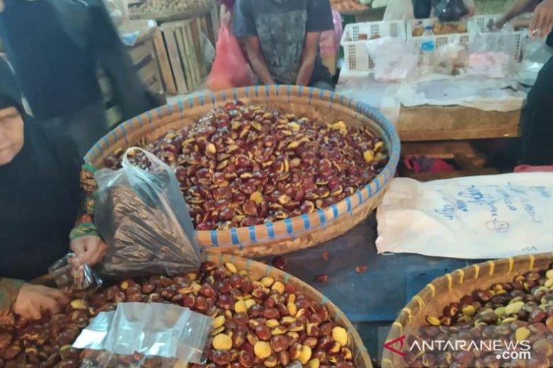 Di Jabar, Jengkol Lebih Mahal Ketimbang Daging Ayam 