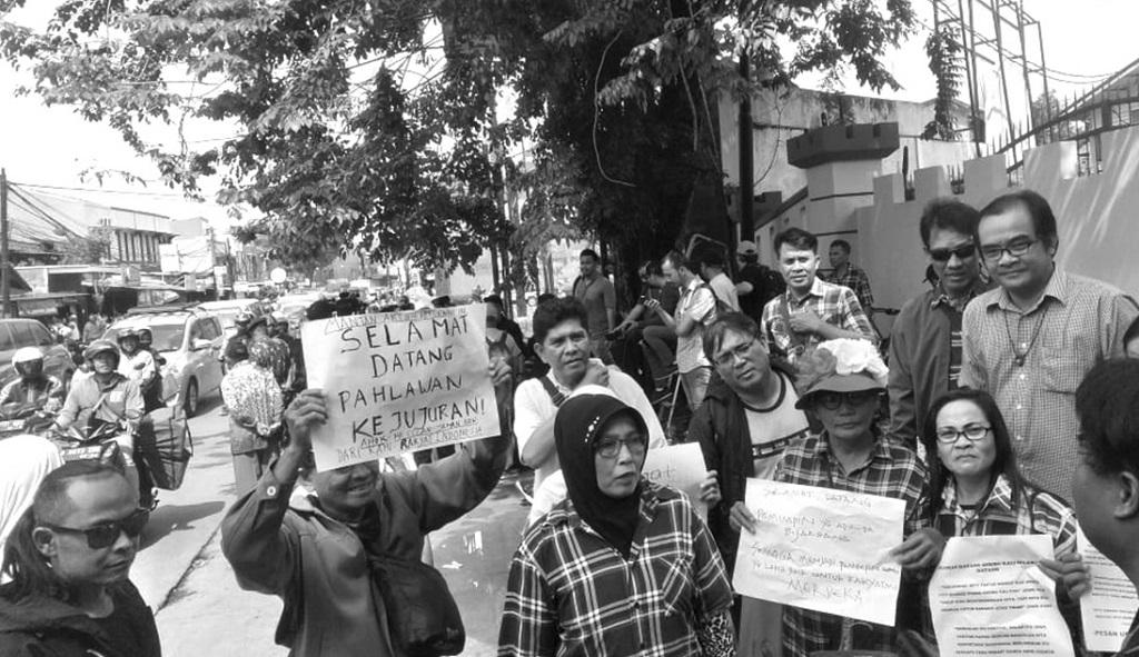 Ratusan Pendukung Syukuran