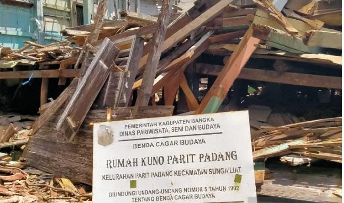 Roboh, Rumah Cagar Budaya Berumur 200 Tahun di Bangka