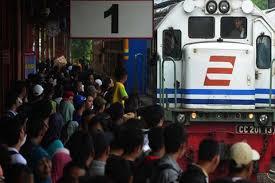 Tiket Kereta Natal Terjual 55 Persen