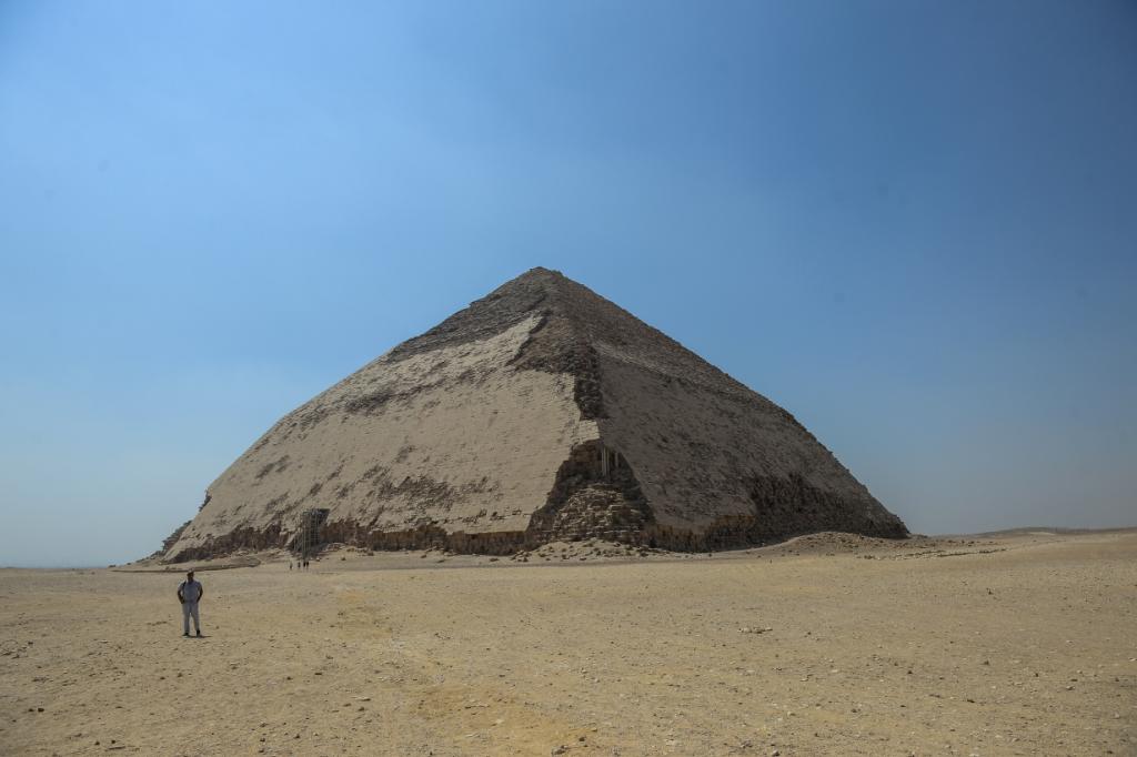 Wisata Piramid