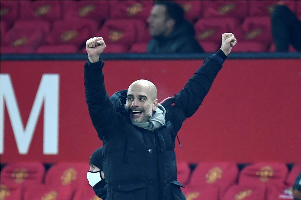 Pep Guardiola Dedikasikan Kemenangan City untuk Bell