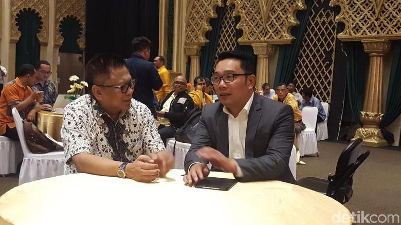 Ridwan Kamil Temui Oesman Sapta Odang