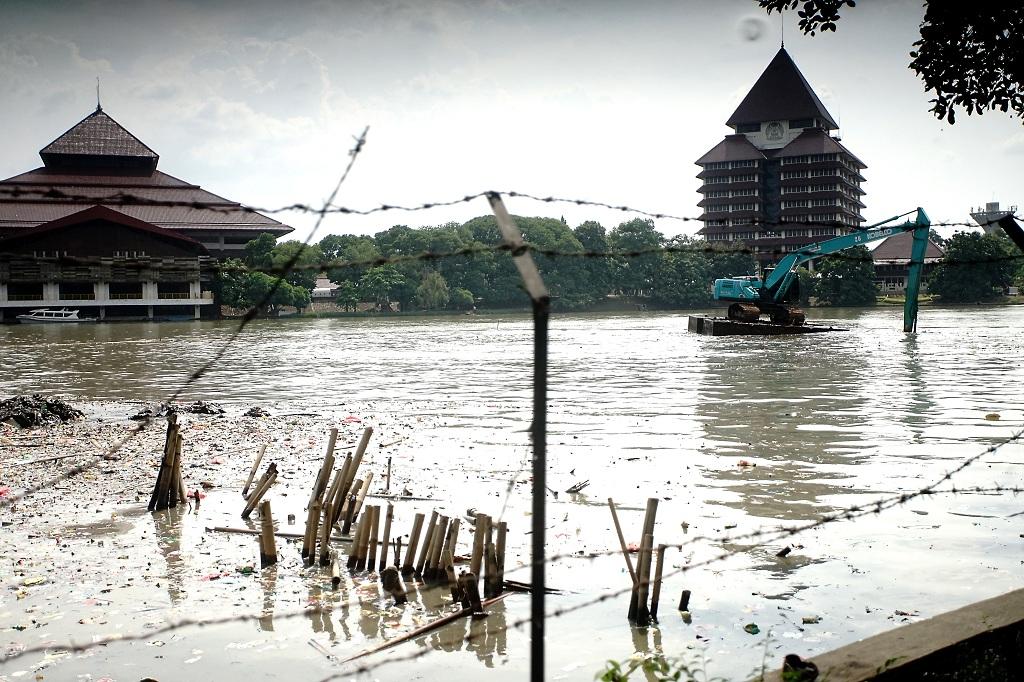 Pengerukan Danau