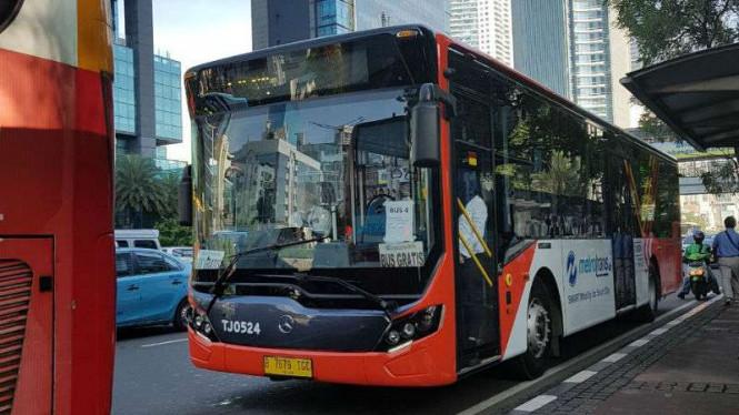 Lima Bus Transjakarta Dukung Revitalisasi Polda