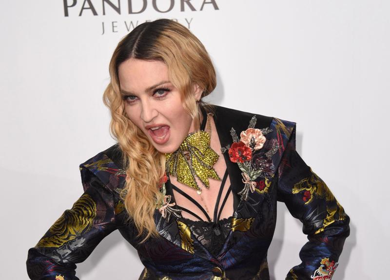 Madonna Tanggapi Tuduhan Implan Bokong